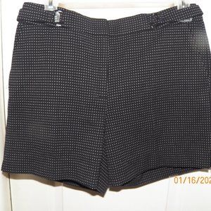 WHITE HOUSE BLACK MARKET SIZE 4 SHORTS